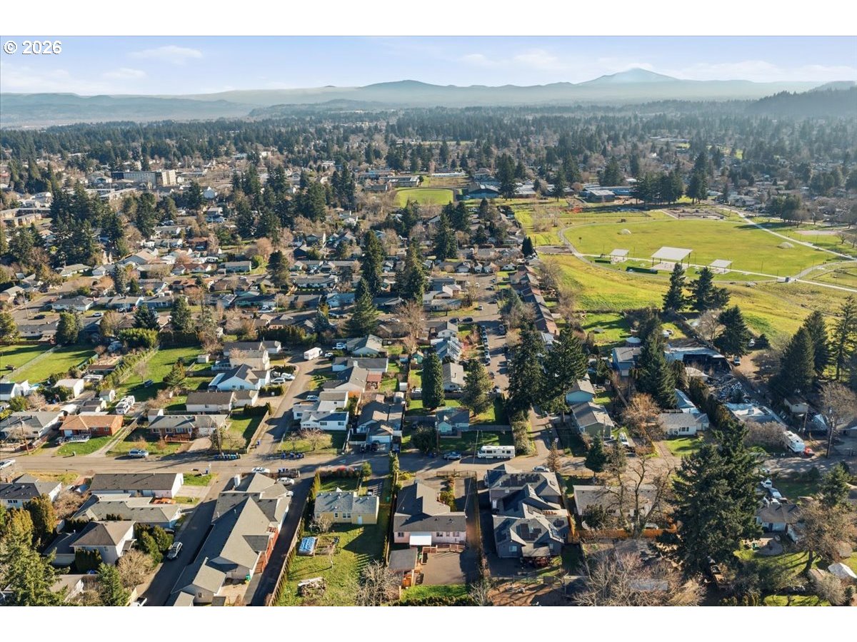 833 Southeast 151st Avenue Portland, OR 97233 - Photo 43 of 47