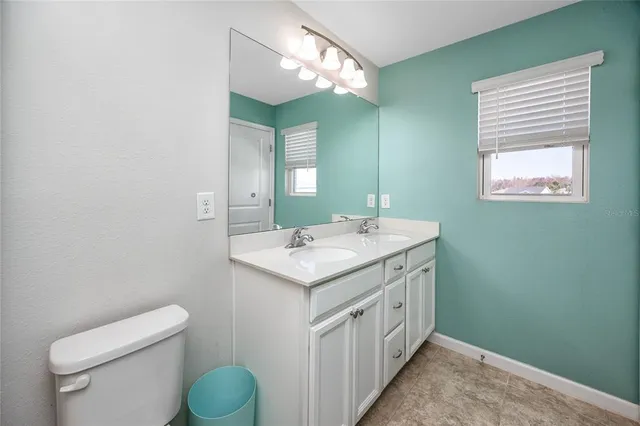 a view of entryway and workspace