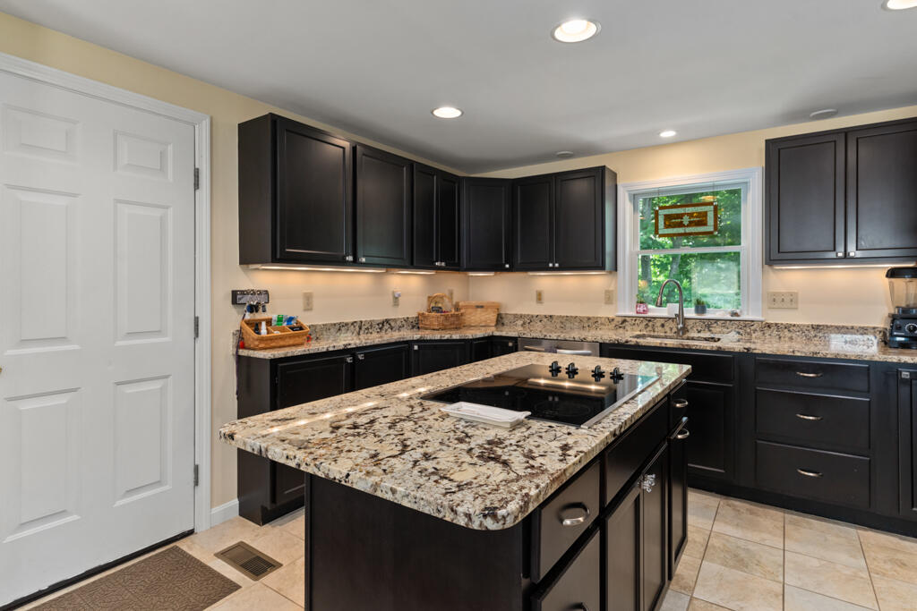 70 Lugrin Street Westbrook, ME 04092 - Photo 5 of 38 DSC07672