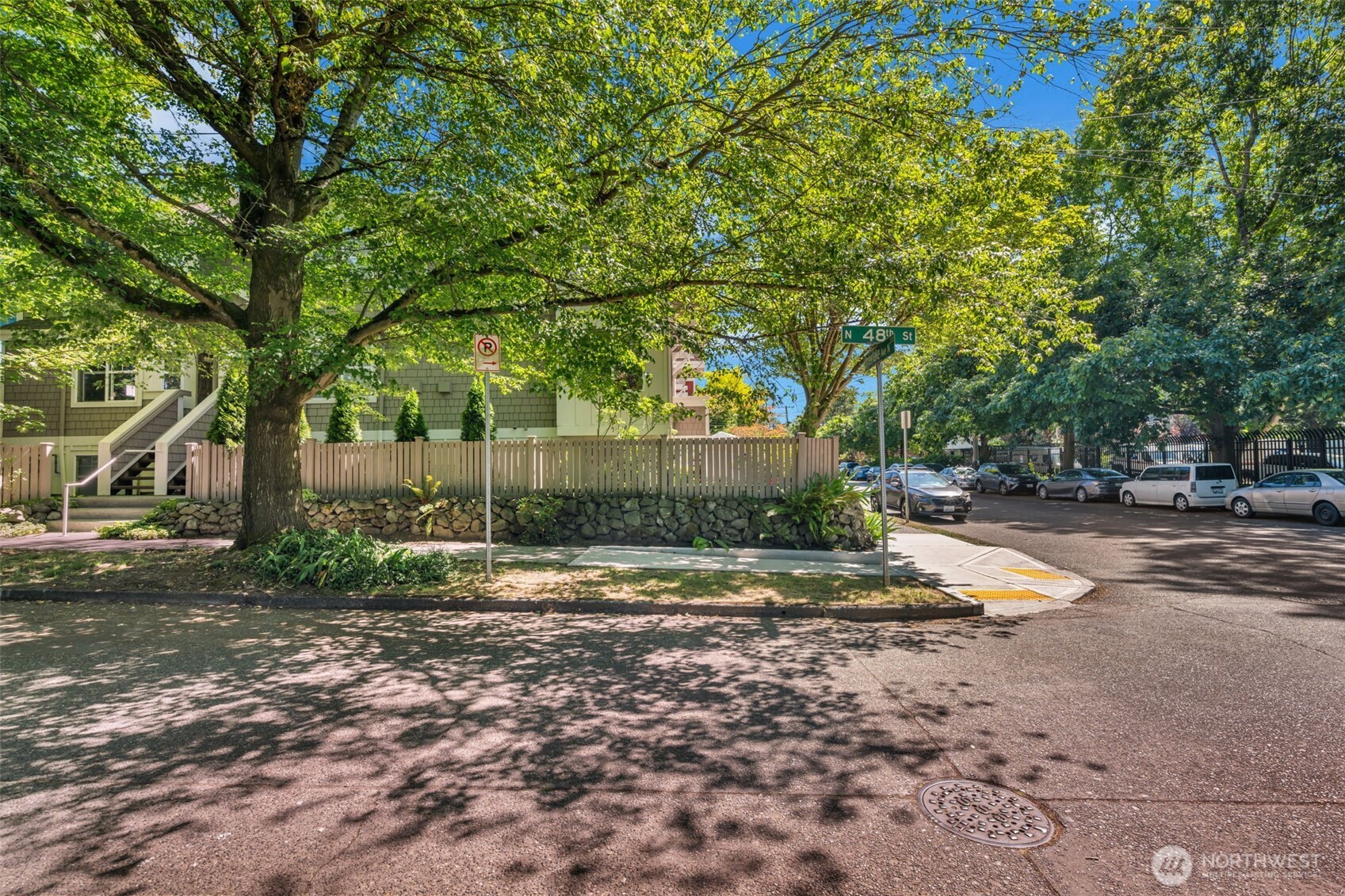 4720 Interlake Avenue North Seattle, WA 98103 - Photo 40 of 40
