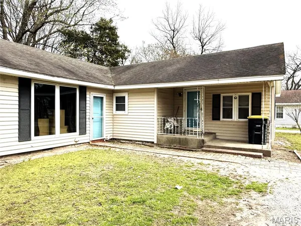 $127,000 | 305 Center Street, Cooter, MO 63839