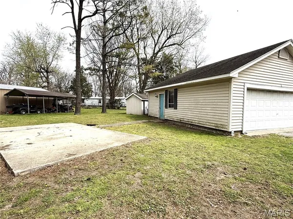 $127,000 | 305 Center Street, Cooter, MO 63839