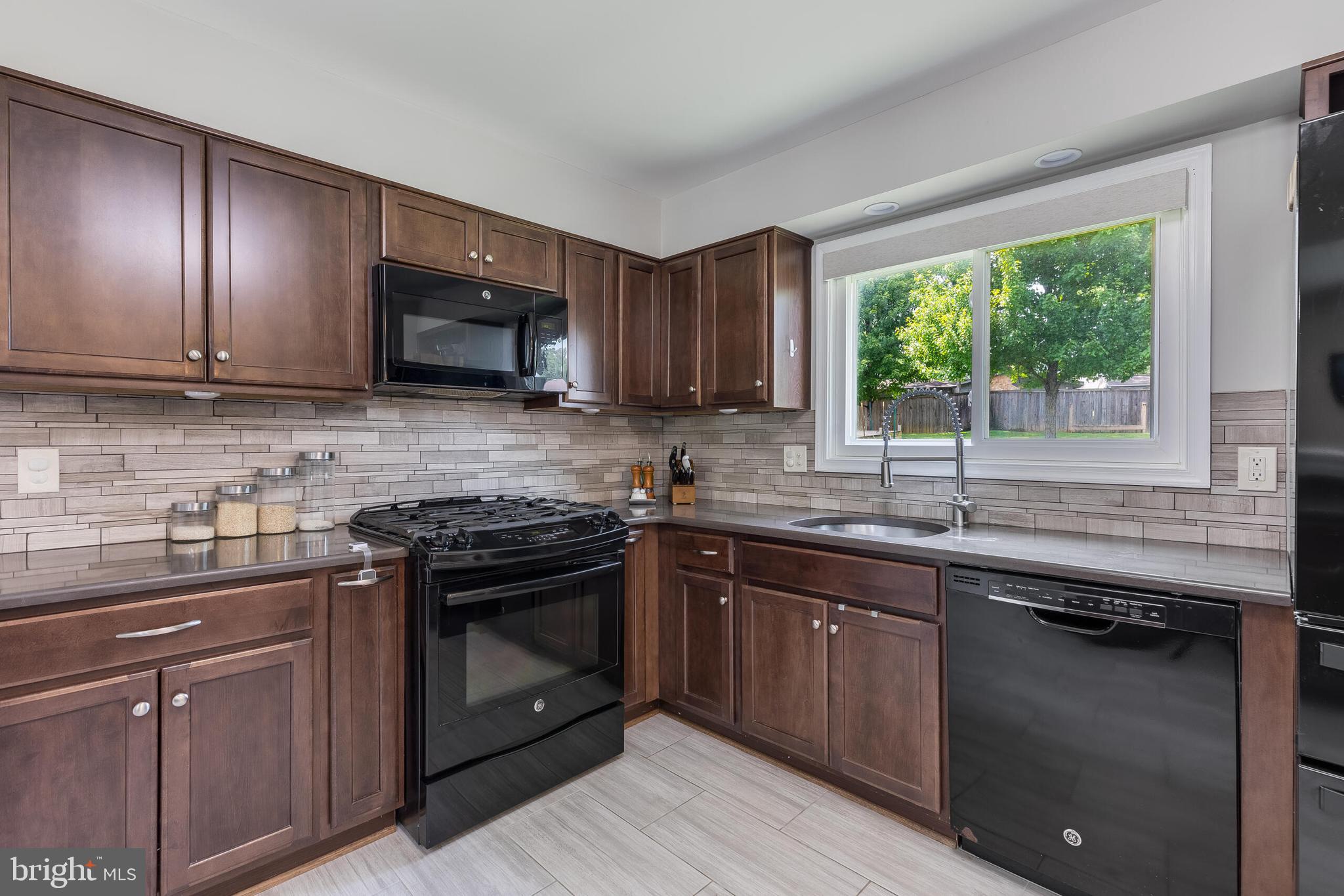 6006 Rivanna Drive Springfield, VA 22150 - Photo 4 of 22 Gallery Image 4