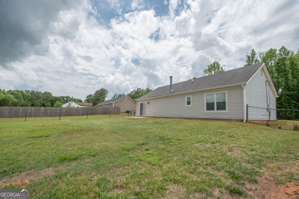 1672 Dolly Nixon Road Senoia, GA 30276 - Photo 6 of 30