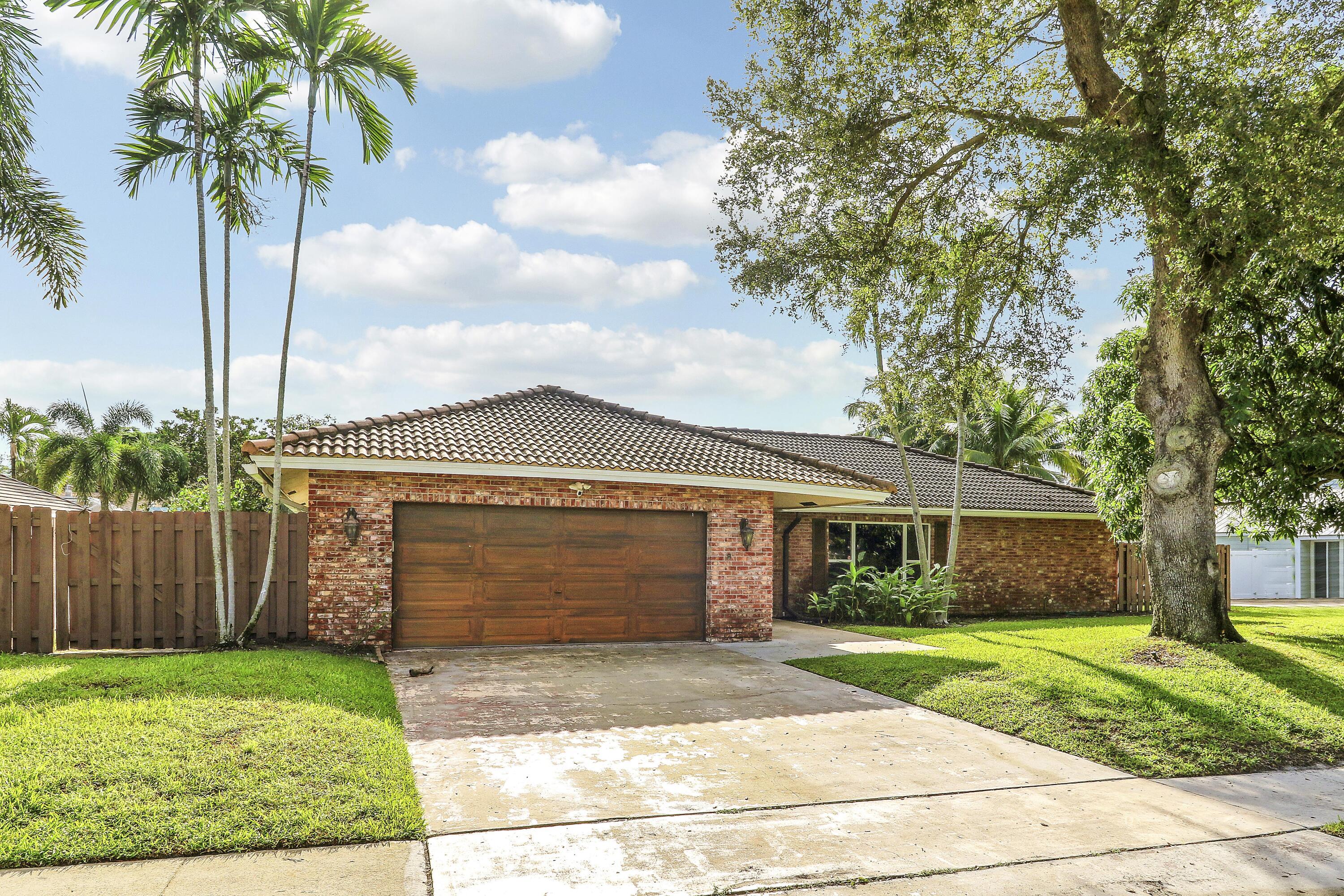 100 Southwest 15th Court Boca Raton, FL 33486 - Photo 41 of 41 Front Exterior