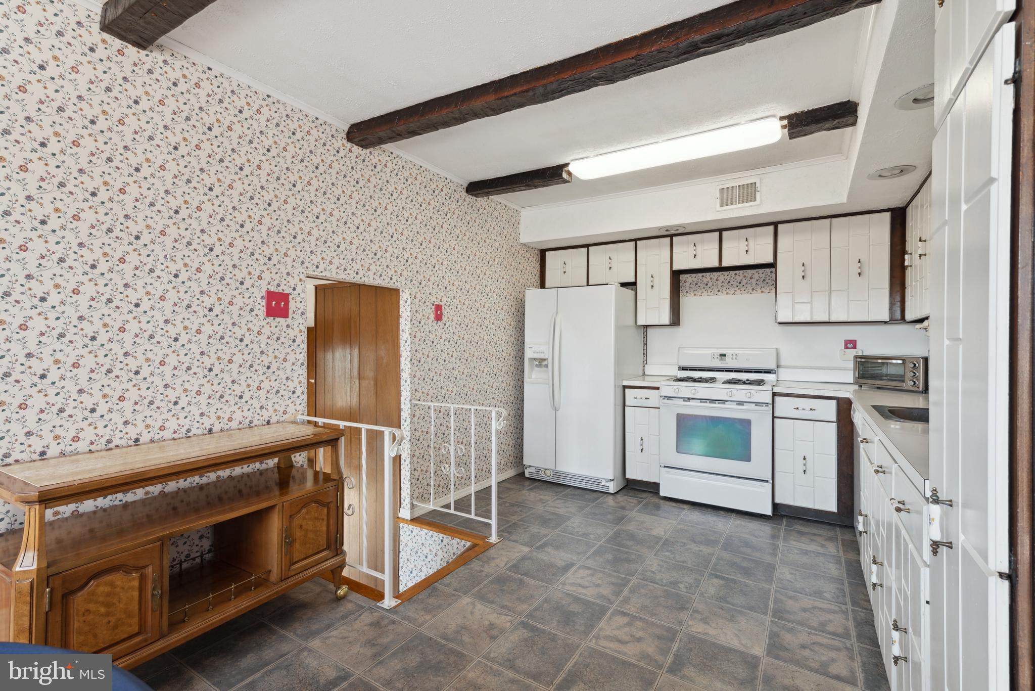 9671 Sandanne Road Philadelphia, PA 19115 - Photo 13 of 25