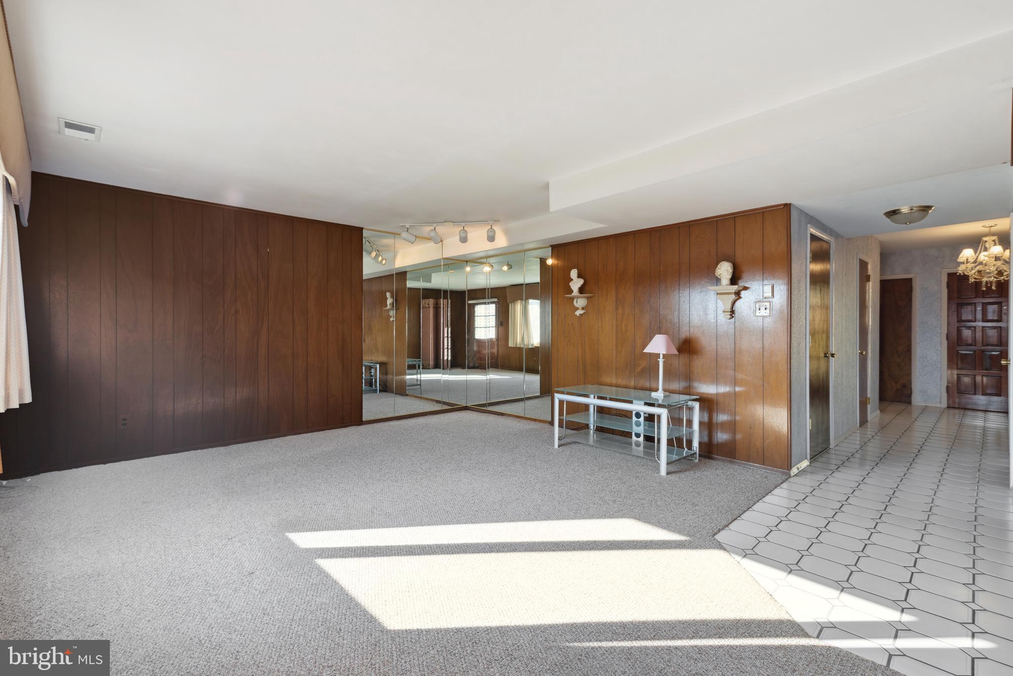 9671 Sandanne Road Philadelphia, PA 19115 - Photo 18 of 25