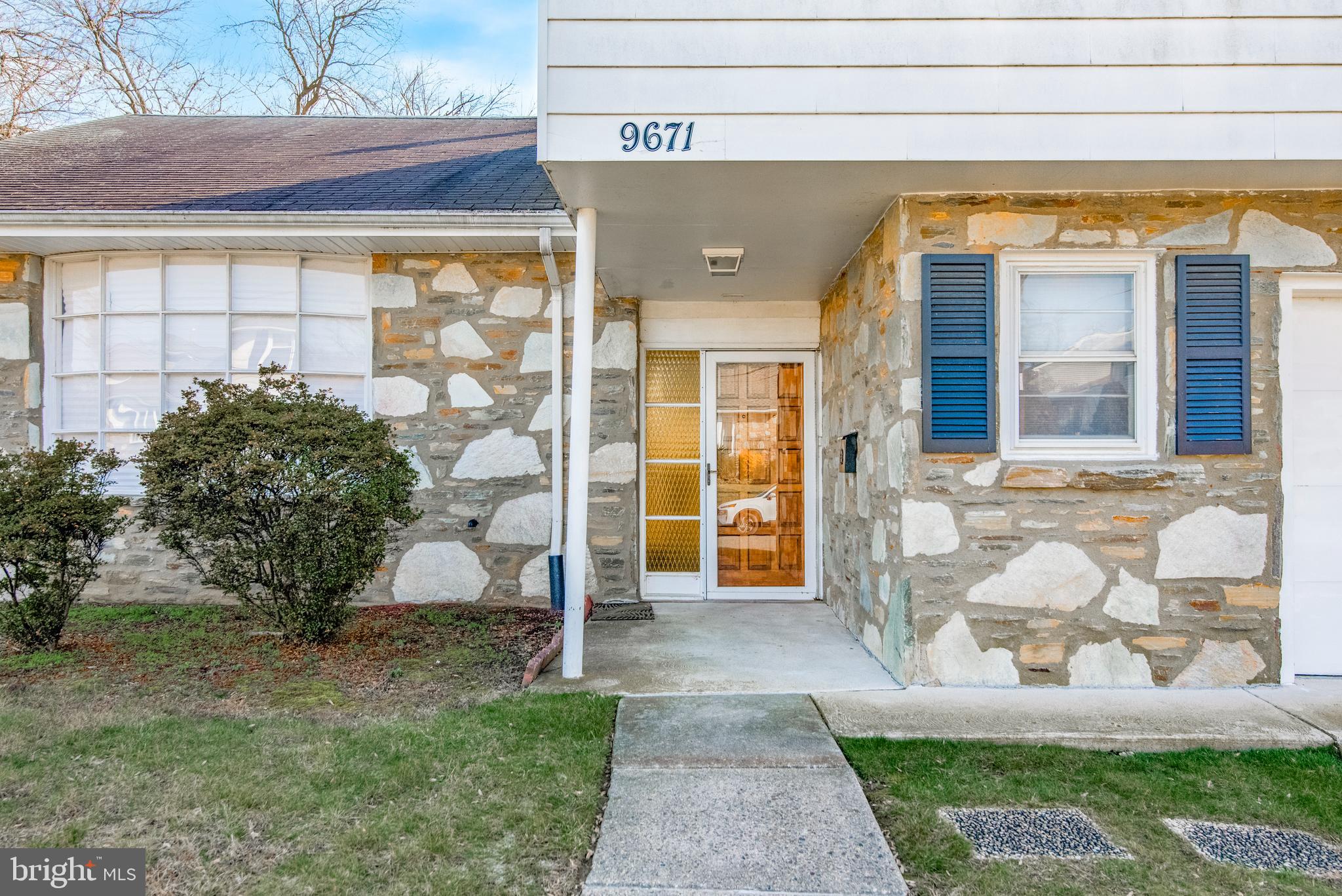 9671 Sandanne Road Philadelphia, PA 19115 - Photo 3 of 25