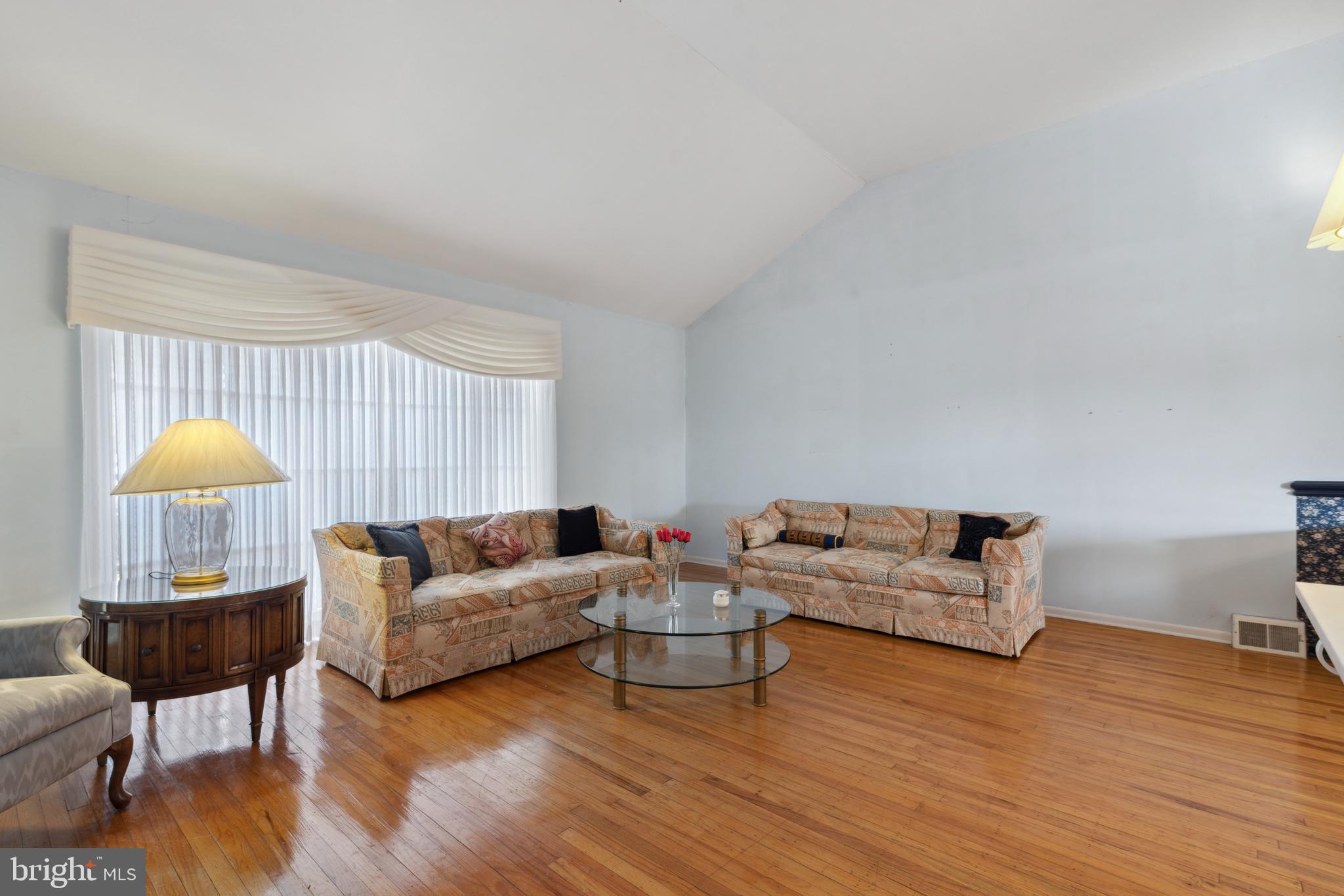 9671 Sandanne Road Philadelphia, PA 19115 - Photo 5 of 25