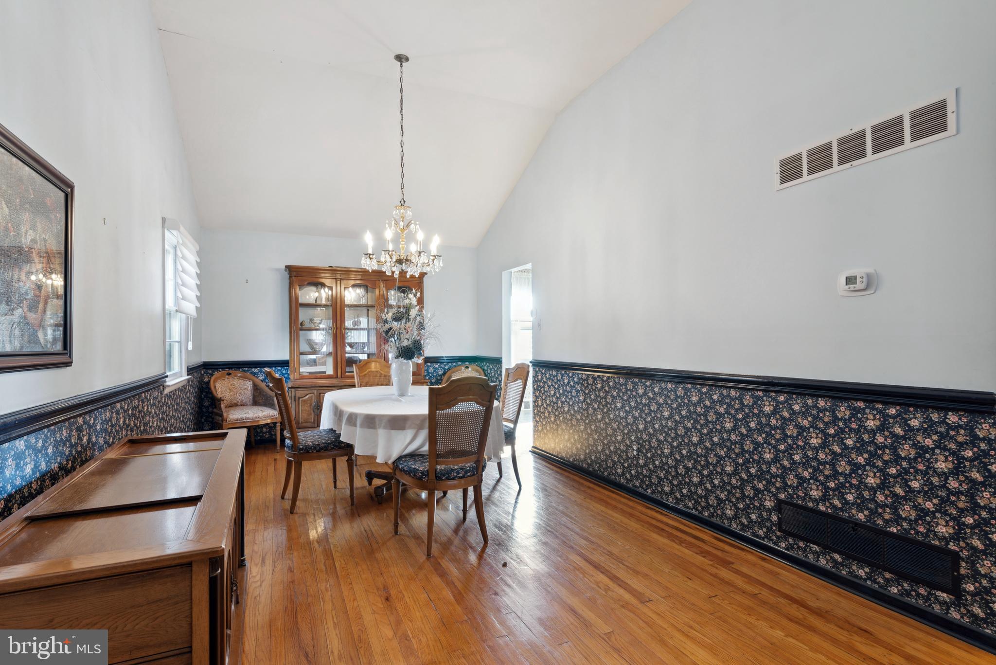 9671 Sandanne Road Philadelphia, PA 19115 - Photo 7 of 25