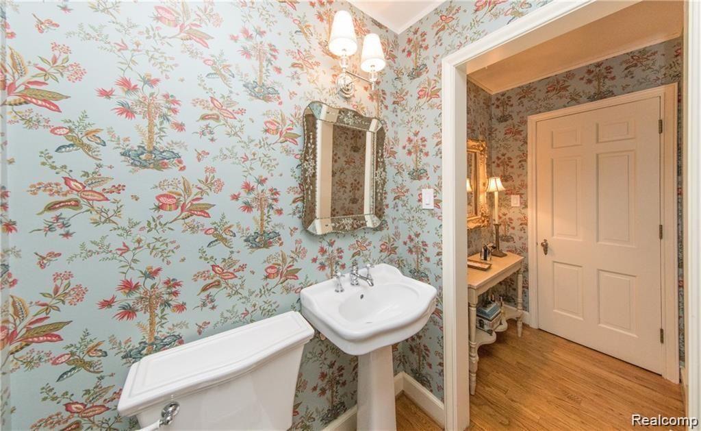 640 Shirley Road Birmingham, MI 48009 - Photo 7 of 27