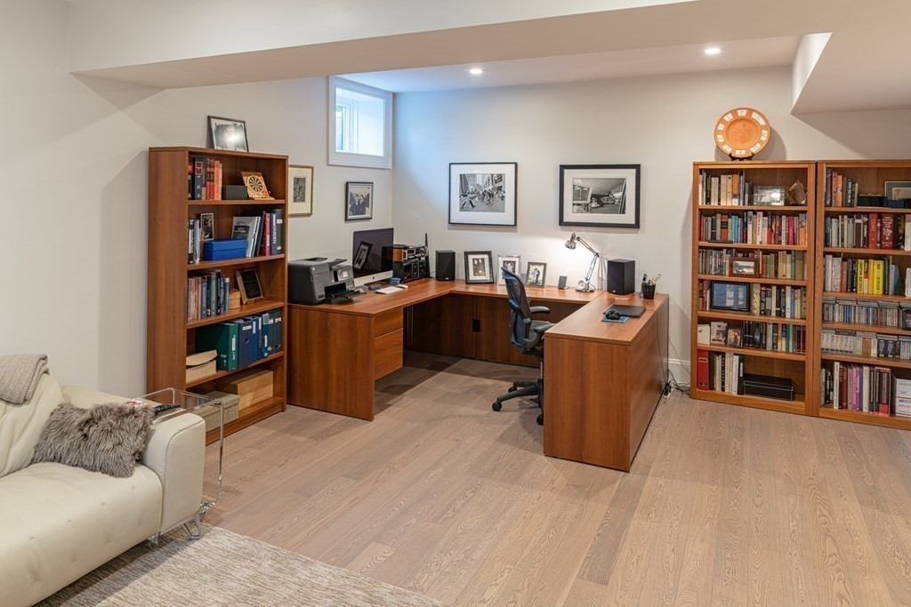 1 Cliff Road Swampscott, MA 01907 - Photo 23 of 31