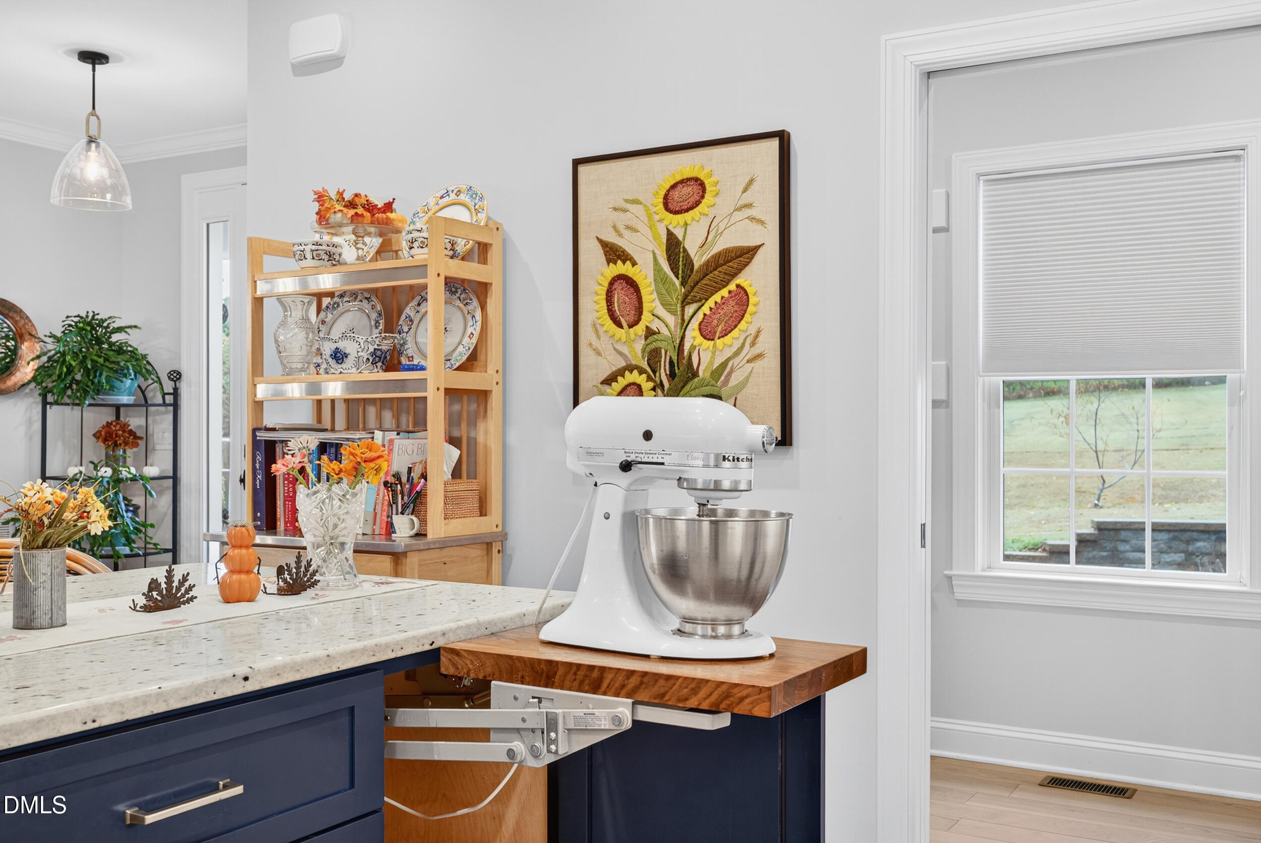 7528 McBane Mill Road Graham, NC 27253 - Photo 18 of 46 a room with furniture and window