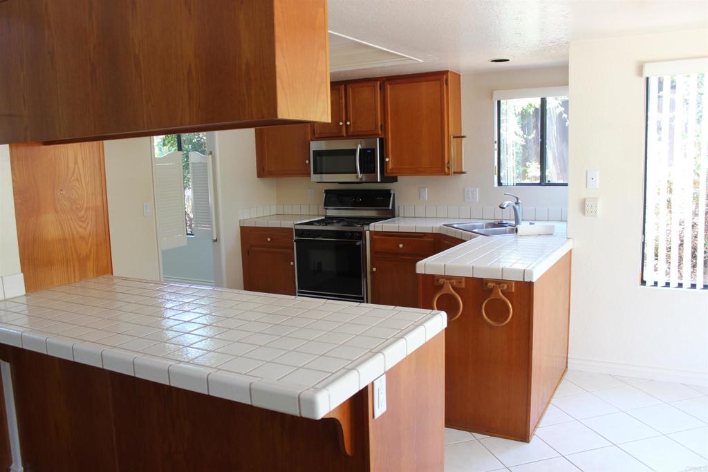 1760 Harold Road Escondido, CA 92026 - Photo 3 of 14