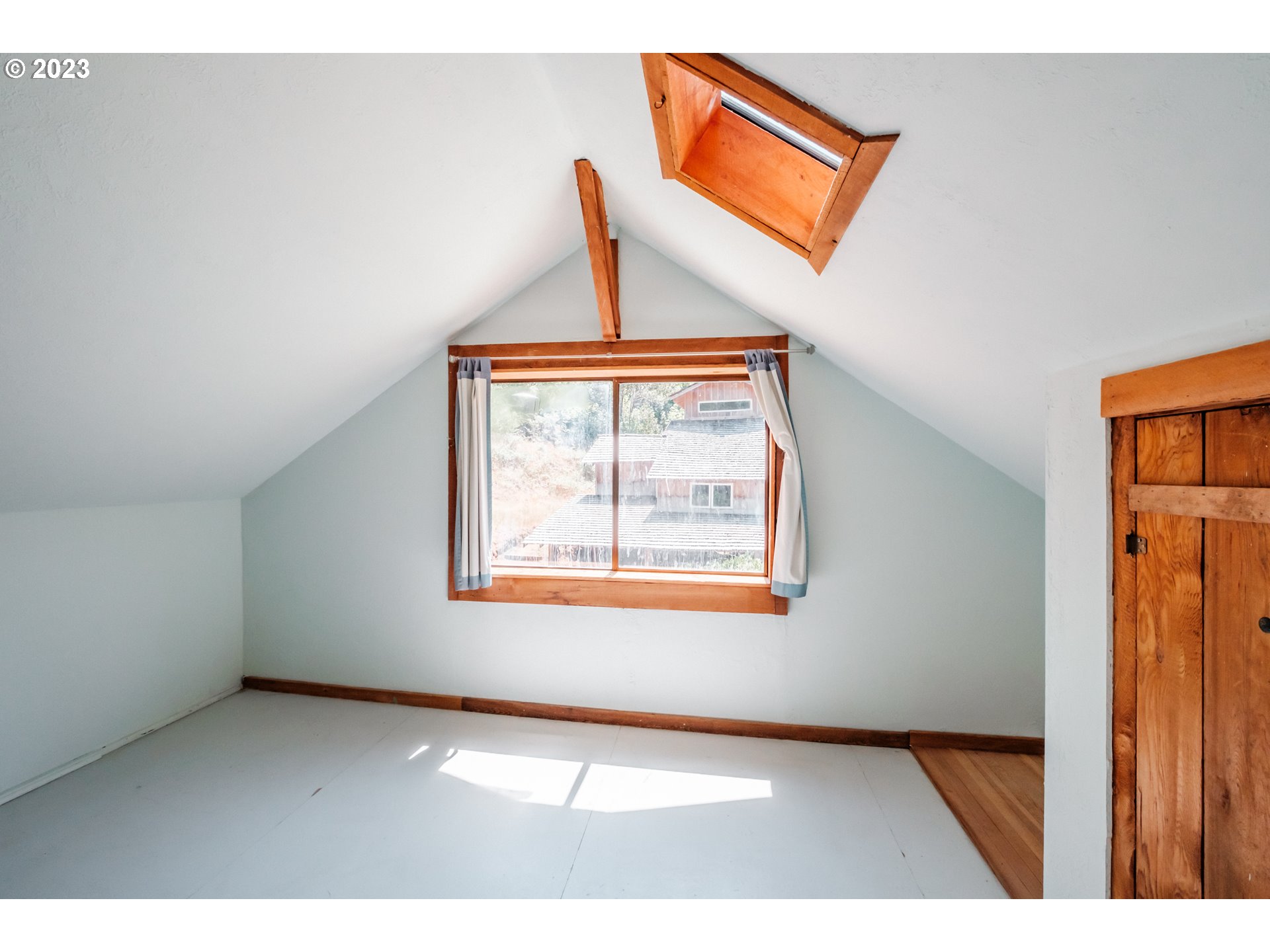 10846 Middle Creek Road Myrtle Point, OR 97458 - Photo 24 of 41 Gallery Image 24