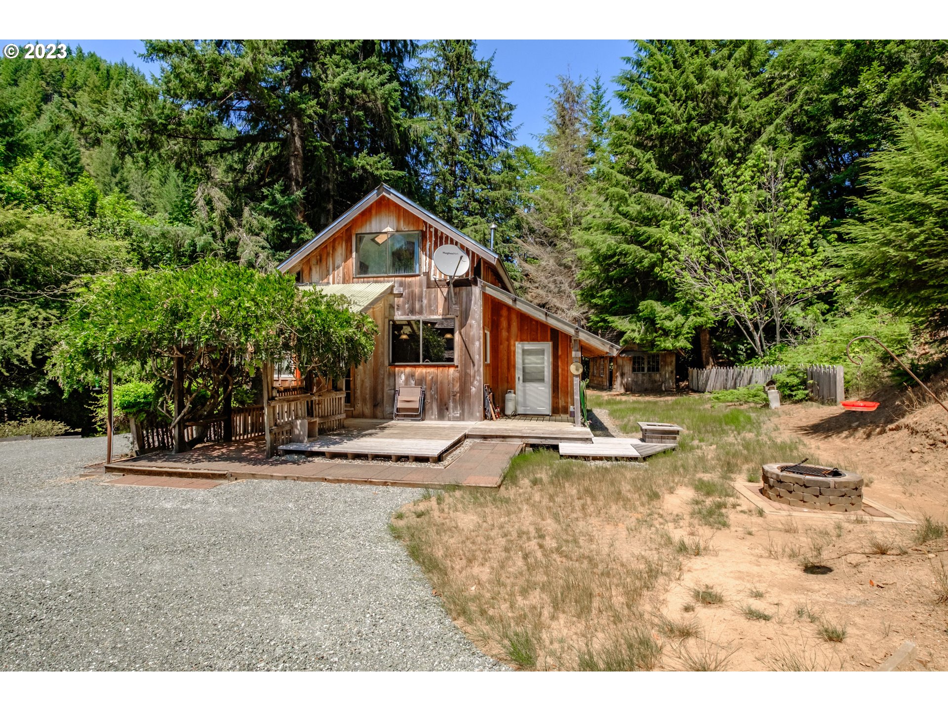 10846 Middle Creek Road Myrtle Point, OR 97458 - Photo 27 of 41 Gallery Image 27