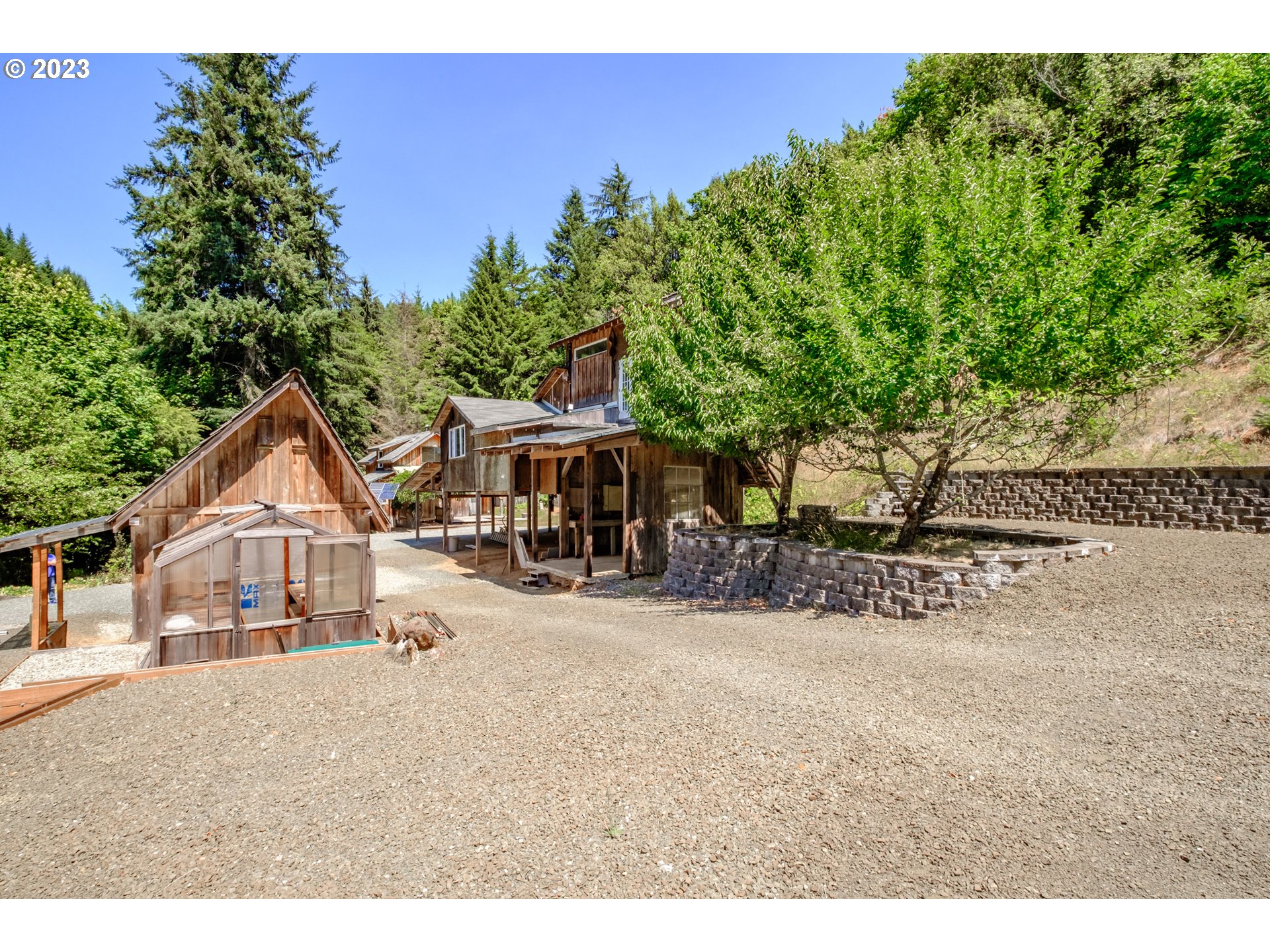 10846 Middle Creek Road Myrtle Point, OR 97458 - Photo 35 of 41 Gallery Image 35