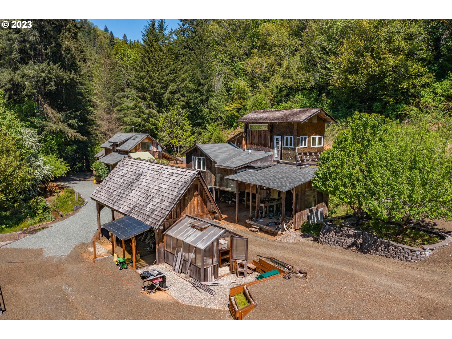 10846 Middle Creek Road Myrtle Point, OR 97458 - Photo 10 of 41 Gallery Image 10