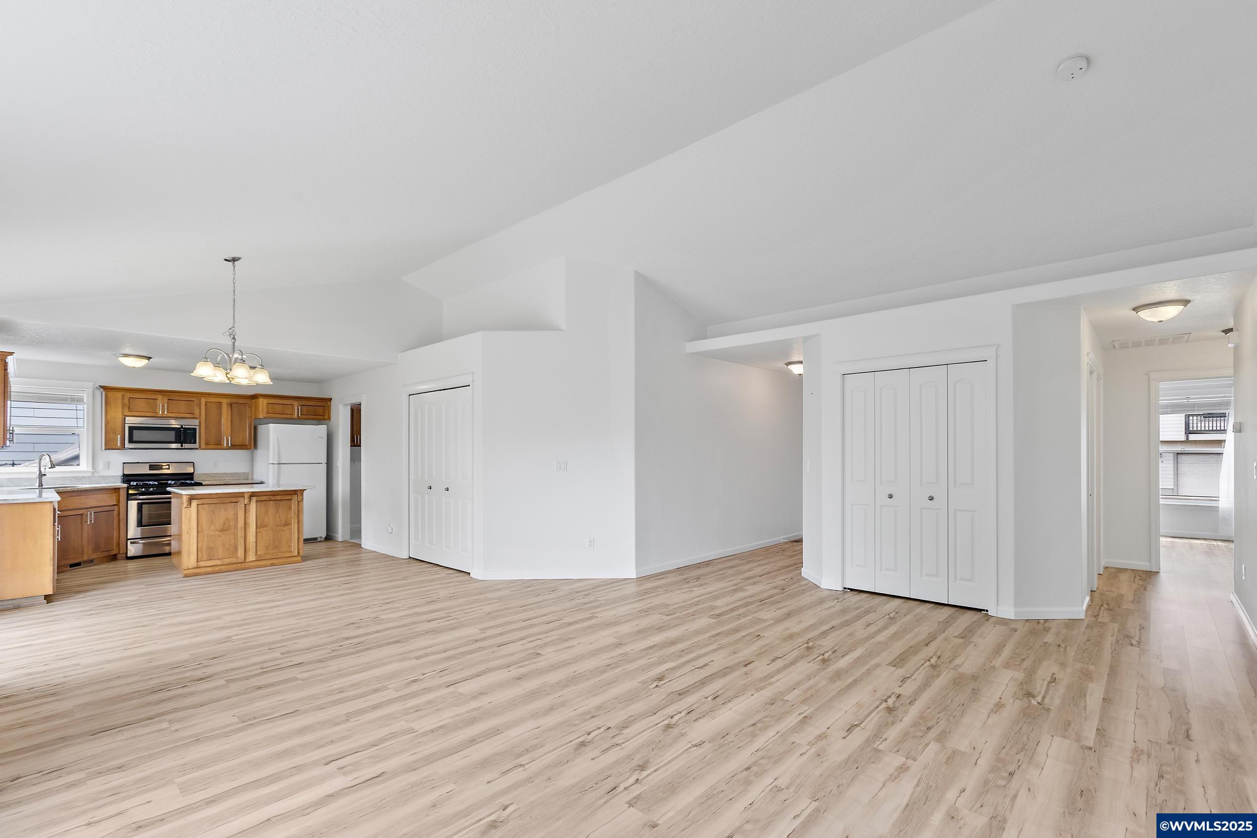285 Summit View Avenue Southeast Salem, OR 97306 - Photo 18 of 35 Gallery Image 18