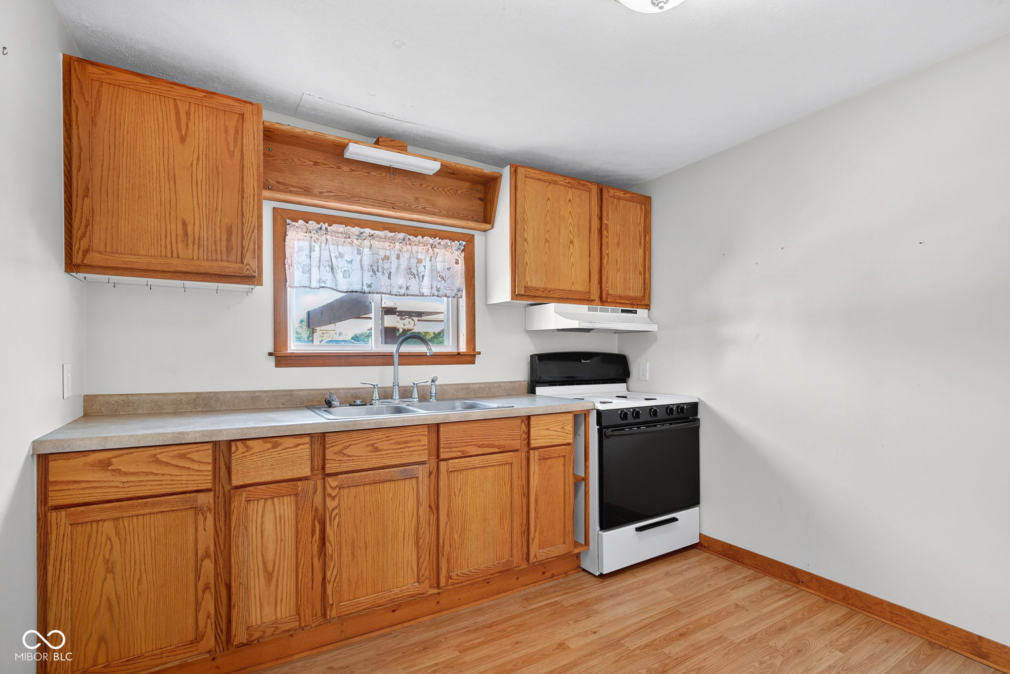 543 North East Street Tipton, IN 46072 - Photo 7 of 32