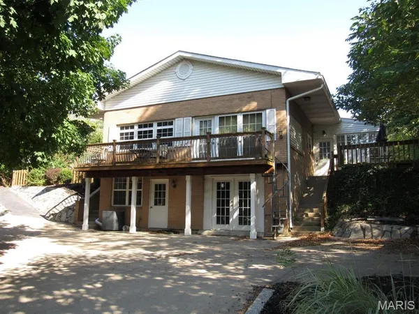 $225,000 | 1864 East Broadway, Alton, IL 62002