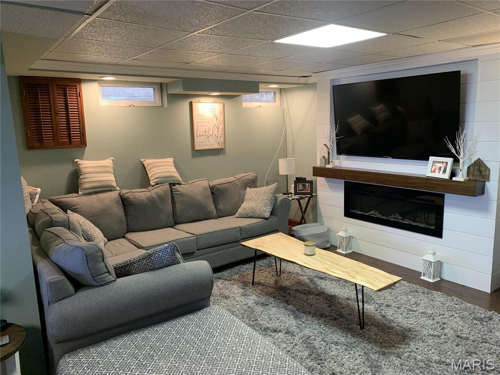 1856 East Broadway Alton, IL 62002 - Photo 11 of 20