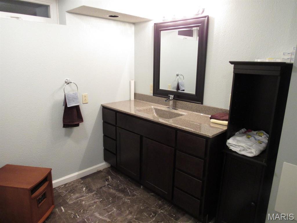 1856 East Broadway Alton, IL 62002 - Photo 16 of 20