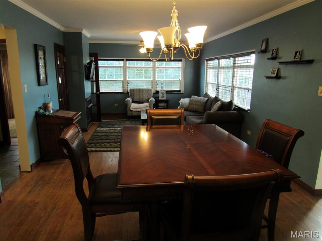 1856 East Broadway Alton, IL 62002 - Photo 2 of 20