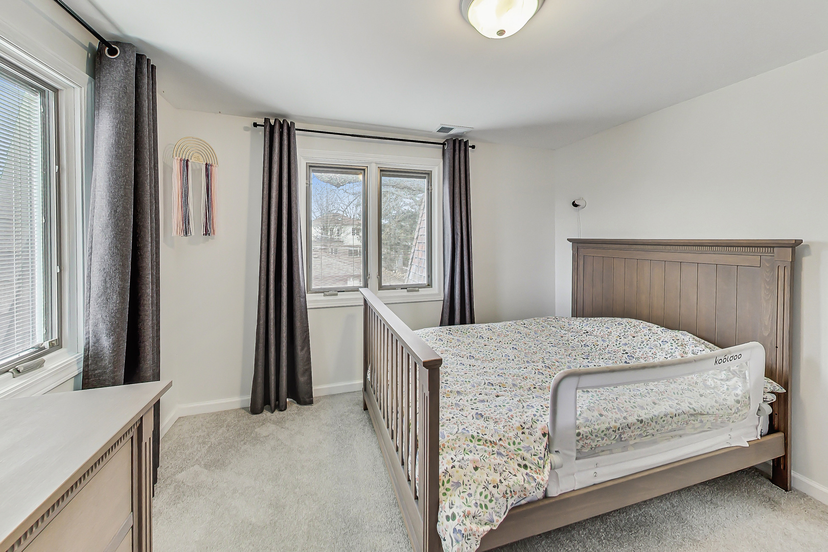 238 South Merrill Street Park Ridge, IL 60068 - Photo 18 of 40 a bedroom with a bed and a window