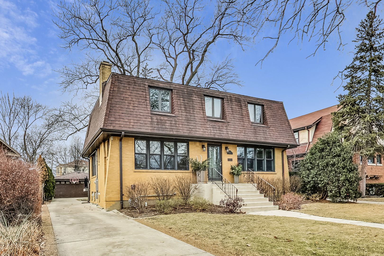 238 South Merrill Street Park Ridge, IL 60068 - Photo 2 of 40 a front view of a house with a yard outdoor seating and yard