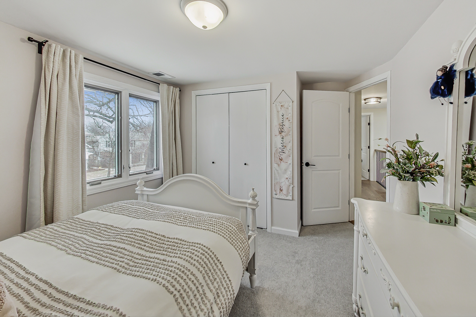 238 South Merrill Street Park Ridge, IL 60068 - Photo 21 of 40 a bedroom with a bed and a large window