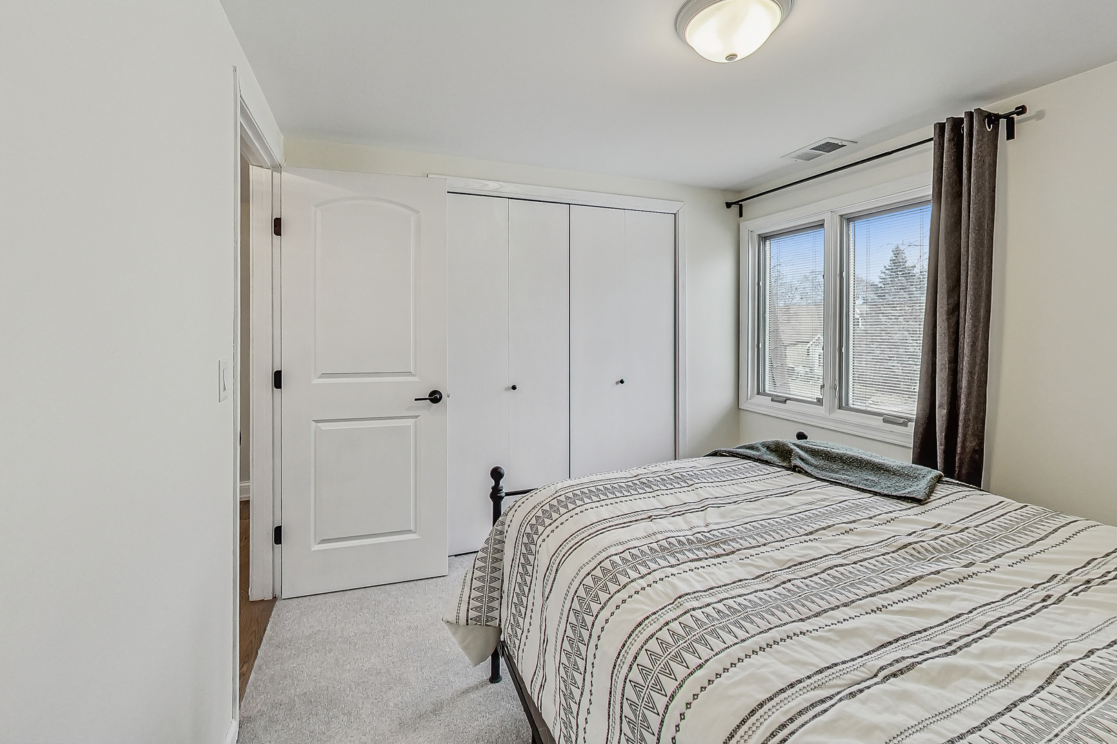 238 South Merrill Street Park Ridge, IL 60068 - Photo 22 of 40 a bedroom with a bed and a window