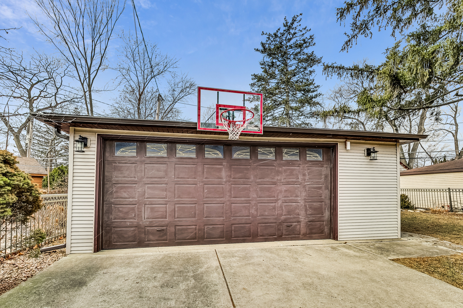 238 South Merrill Street Park Ridge, IL 60068 - Photo 36 of 40 a front view of a house with a garage