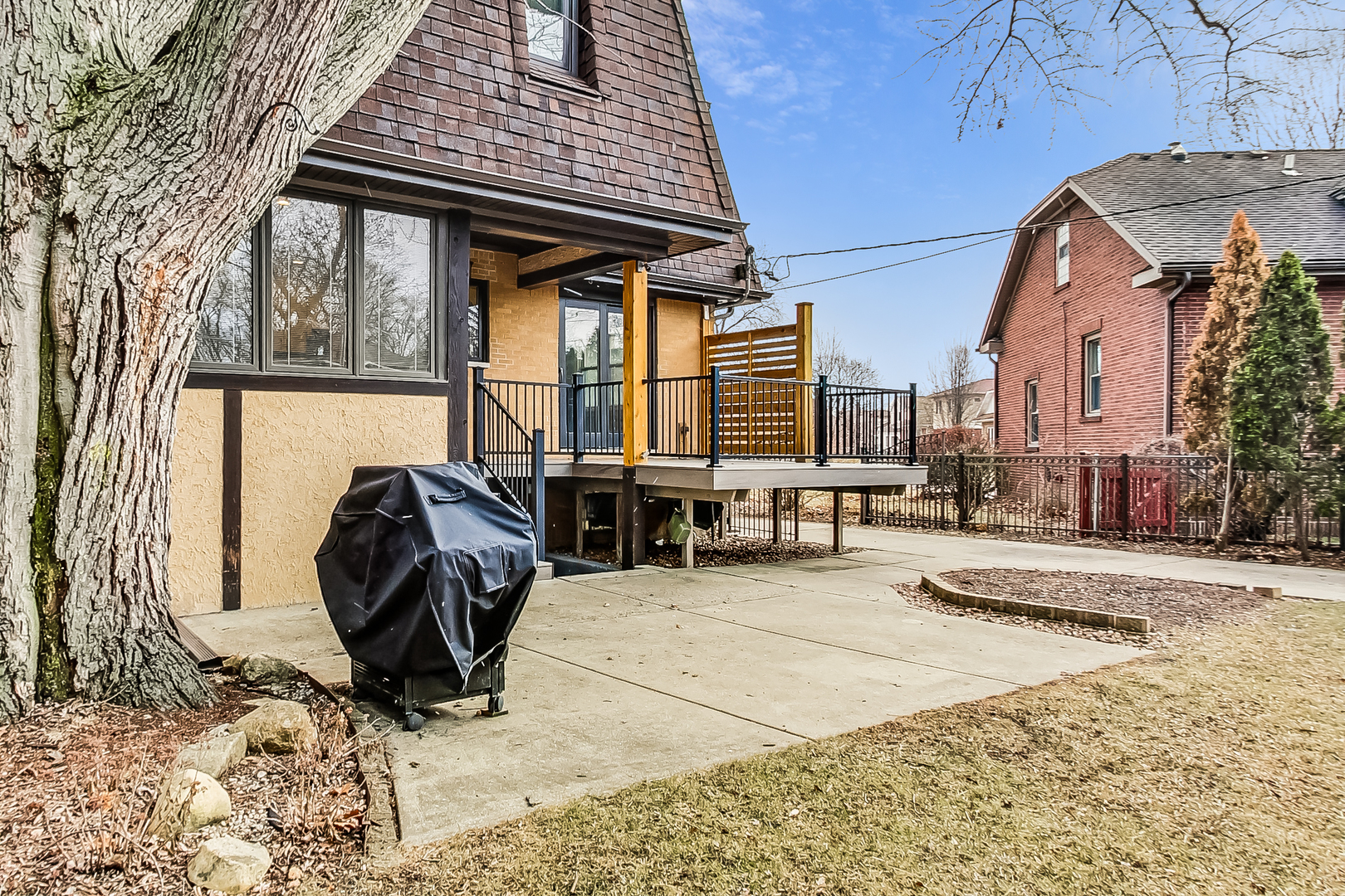 238 South Merrill Street Park Ridge, IL 60068 - Photo 37 of 40 a view of a lounge chair in the patio