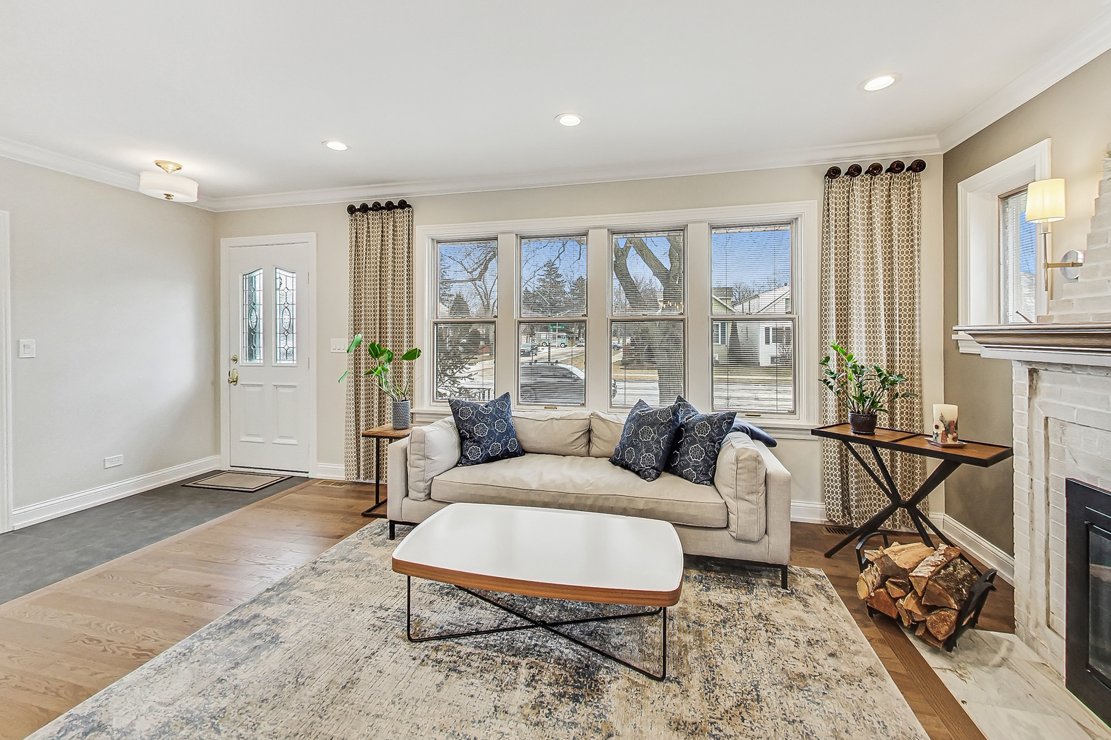 238 South Merrill Street Park Ridge, IL 60068 - Photo 5 of 40 a living room with furniture and a floor to ceiling window
