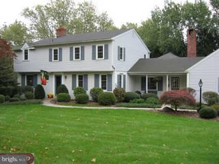 860 Farragut Road Berwyn, PA 19312 - Photo 1 of 6