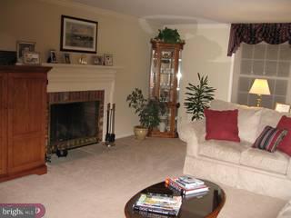 860 Farragut Road Berwyn, PA 19312 - Photo 4 of 6