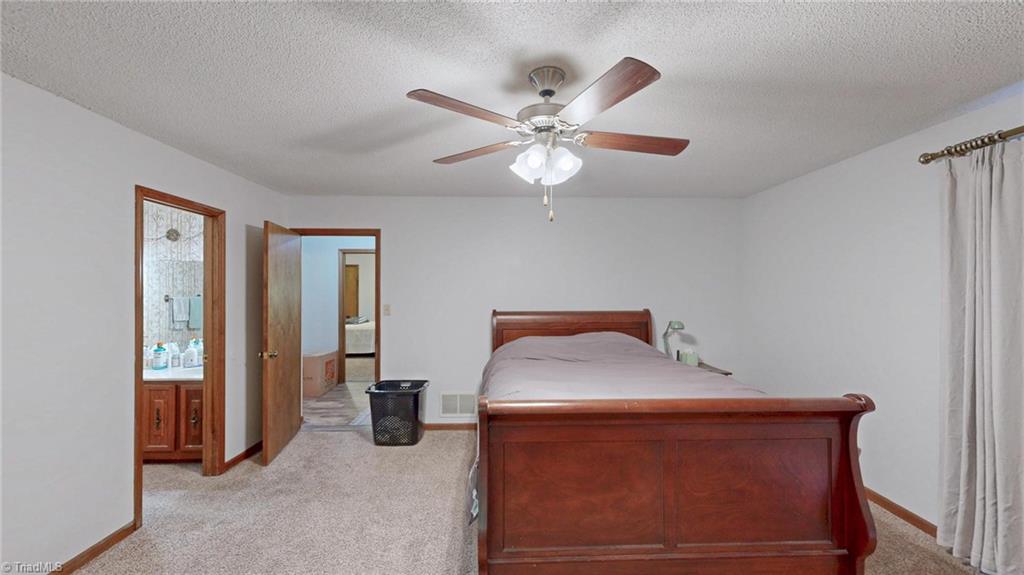 689 Barker Road Winston-Salem, NC 27107 - Photo 14 of 41