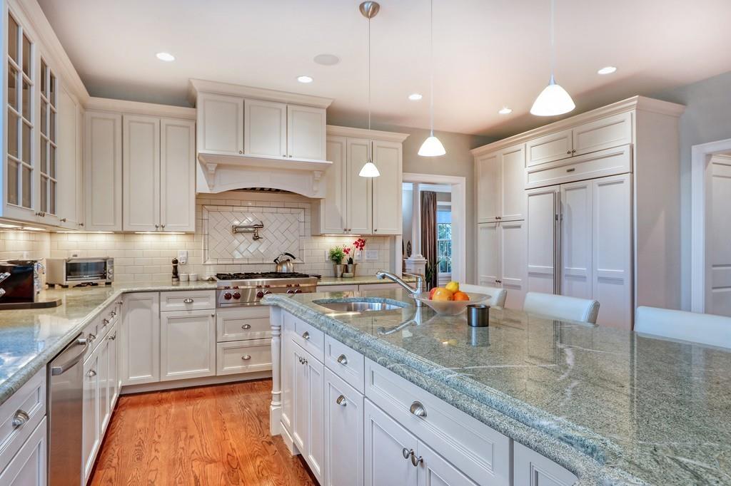 128 Kirkstall Road Newton, MA 02460 - Photo 6 of 38