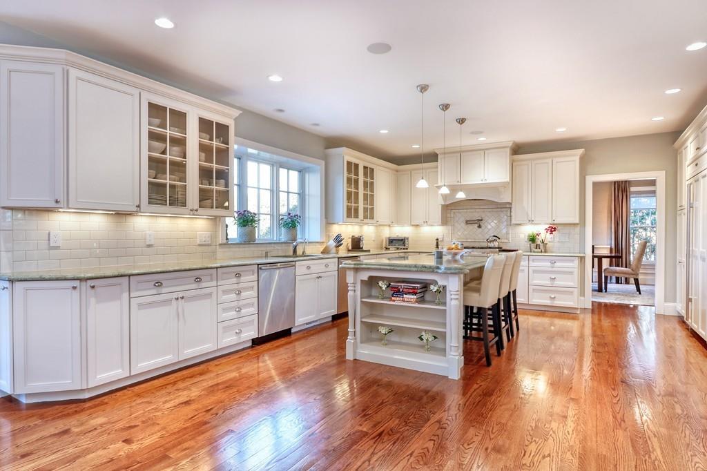 128 Kirkstall Road Newton, MA 02460 - Photo 7 of 38