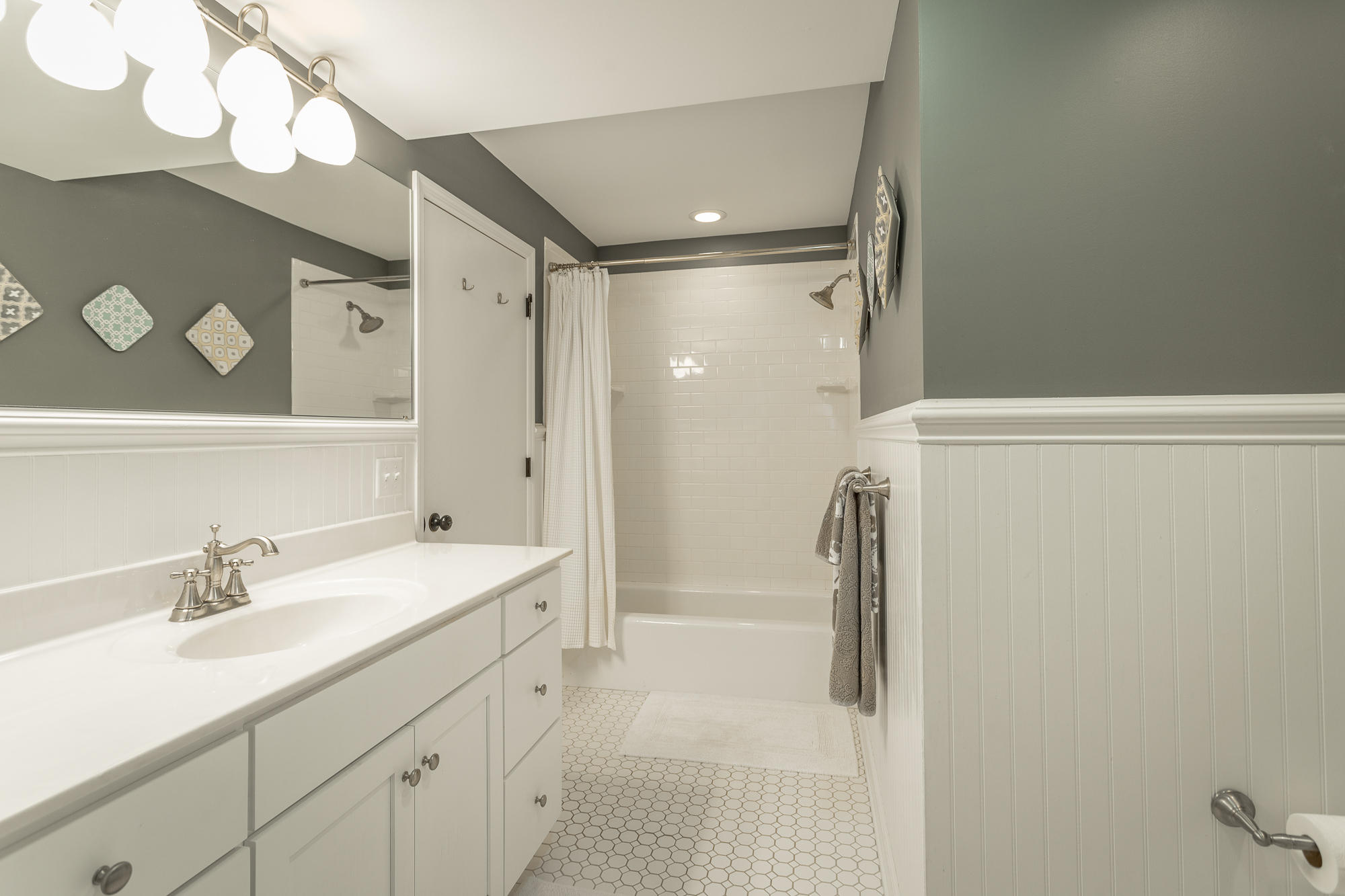1281 Duane Road Chattanooga, TN 37405 - Photo 5 of 58 Master Bath