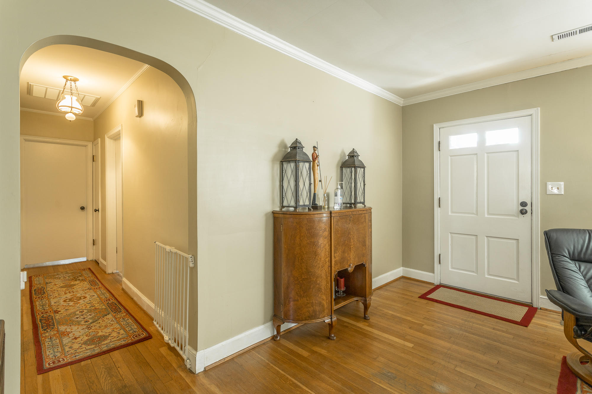1281 Duane Road Chattanooga, TN 37405 - Photo 9 of 58 Entrance