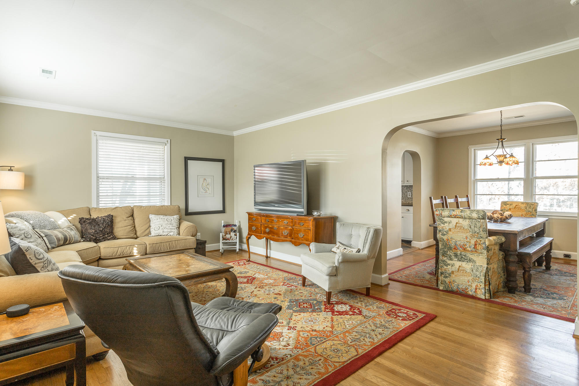 1281 Duane Road Chattanooga, TN 37405 - Photo 10 of 58 Living Room