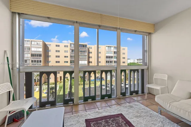 $140,000 | 421 Northeast 14th Avenue, Unit 405, Hallandale Beach, FL 33009