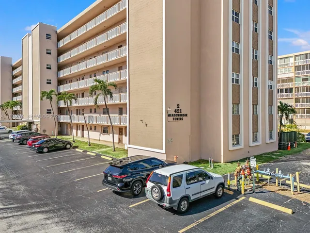 $140,000 | 421 Northeast 14th Avenue, Unit 405, Hallandale Beach, FL 33009