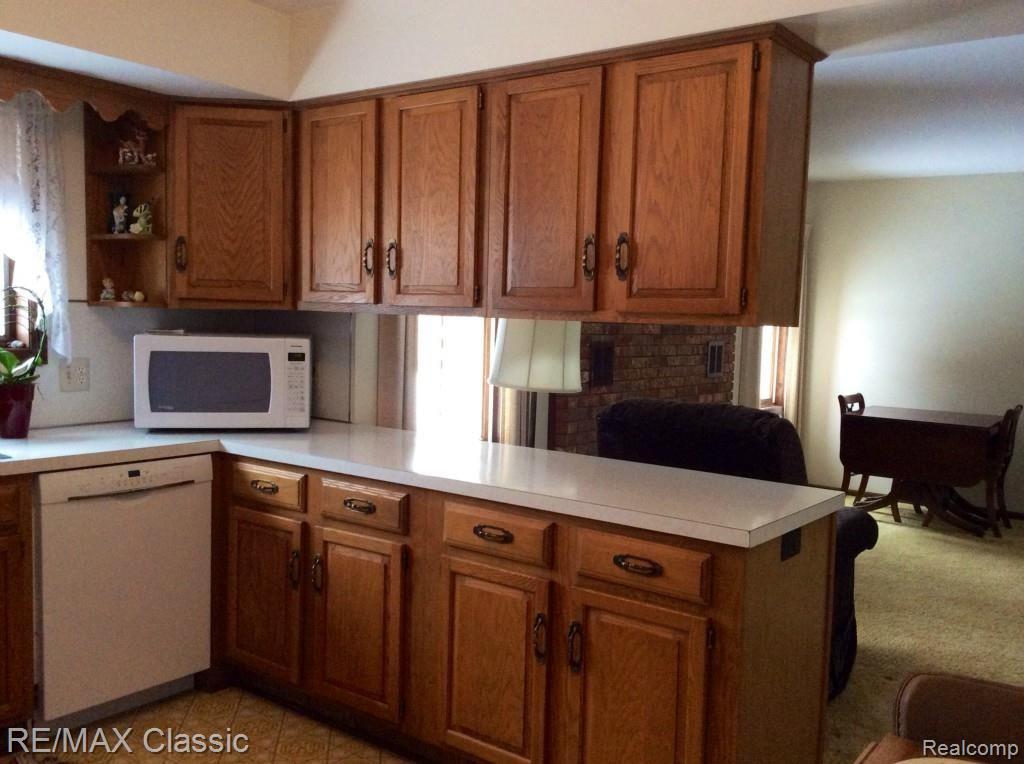 30030 Martindale Road New Hudson, MI 48165 - Photo 10 of 21 Kitchen 2