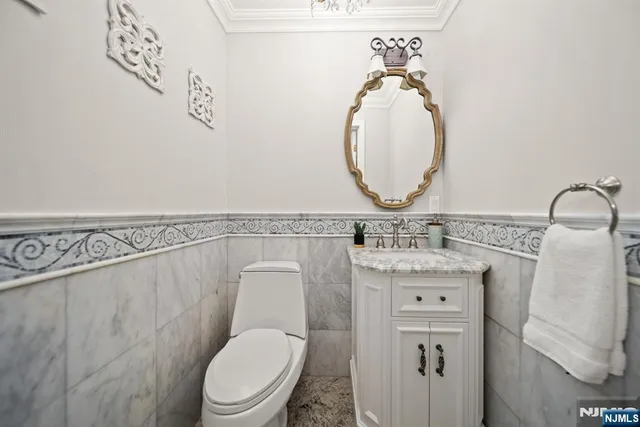 $1,849,000 | 3 Serafin Place, Glen Rock, NJ 07452