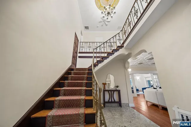 $1,849,000 | 3 Serafin Place, Glen Rock, NJ 07452