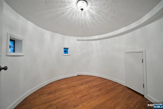 $1,849,000 | 3 Serafin Place, Glen Rock, NJ 07452