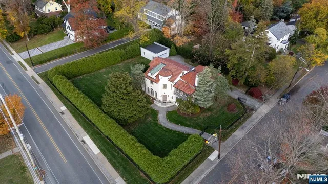 $1,849,000 | 3 Serafin Place, Glen Rock, NJ 07452